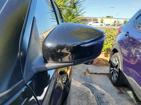Used 2020 Nissan Kicks SR w/ Exterior Package FWD image 5