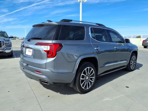 Used 2022 GMC Acadia Denali w/ Denali Technology Package image 5