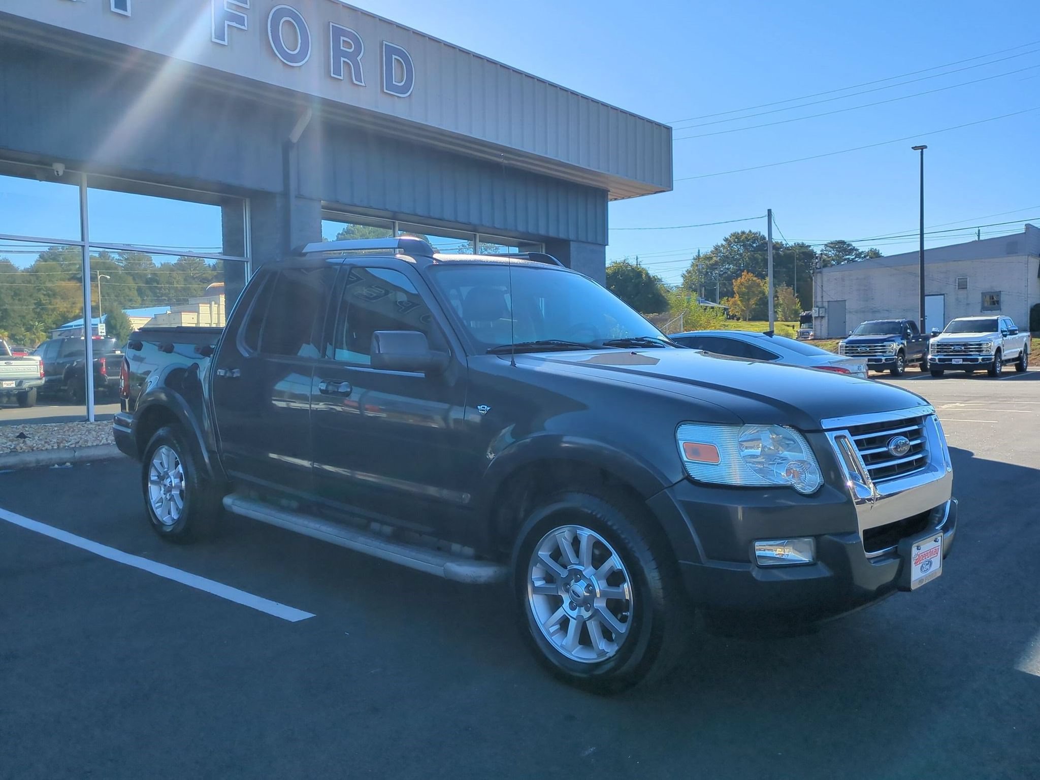 Used 2007 Ford Explorer Sport Trac Limited RWD image 3