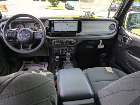 New 2025 Jeep Gladiator Sport image 27