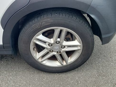 Used 2021 Hyundai Kona SE FWD image 5