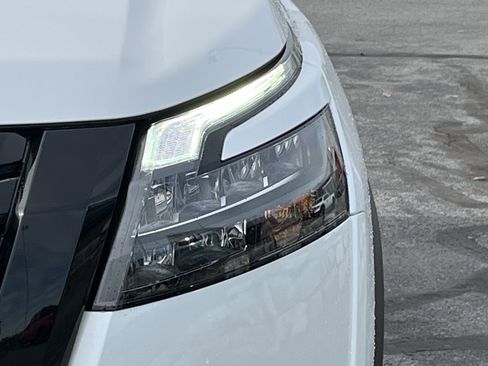 New 2025 Nissan Pathfinder SV w/ SV Premium Package image 11