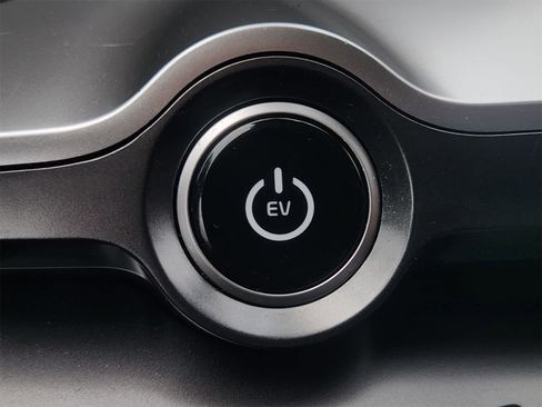 Certified 2024 Kia EV6 Wind image 20