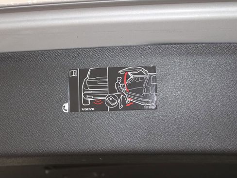 Used 2023 Volvo XC90 B5 Plus image 16