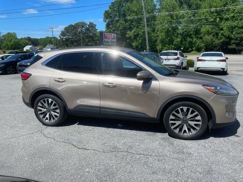 Used 2020 Ford Escape Titanium AWD/4WD image 6