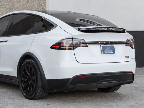 Used 2023 Tesla Model X Plaid image 18