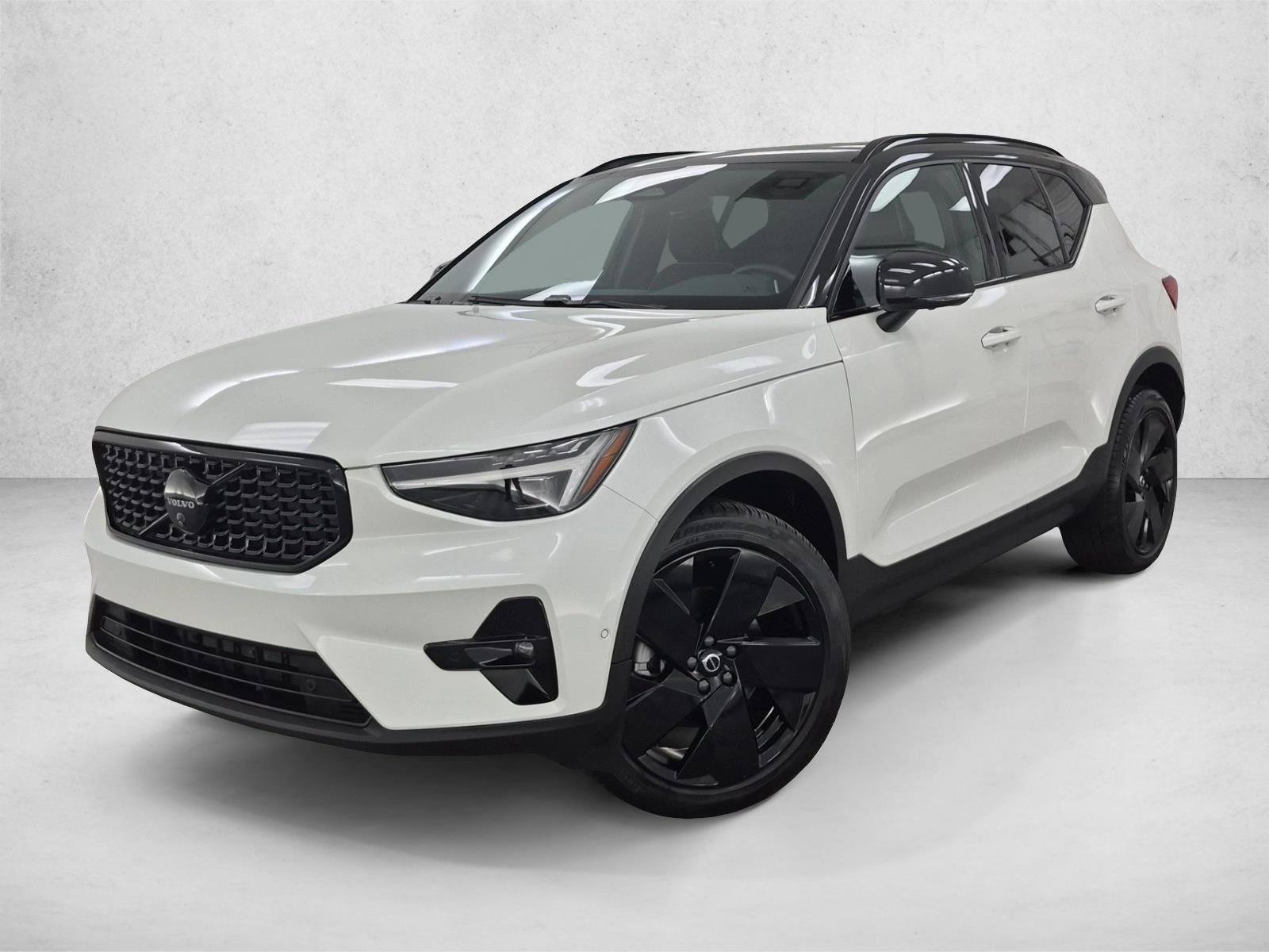 Used 2026 Volvo XC40 B5 Ultra AWD/4WD image 1