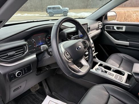 Used 2024 Ford Explorer XLT w/ Equipment Group 202A image 30