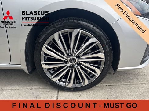 Used 2023 Nissan Altima 2.5 SL AWD/4WD image 12