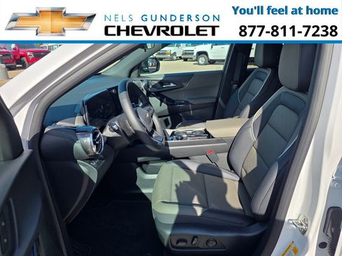 New 2026 Chevrolet Equinox LT w/ Convenience Package II AWD/4WD image 16