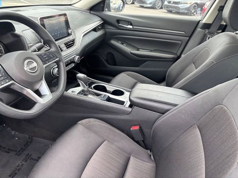 Used 2024 Nissan Altima 2.5 SV image 22
