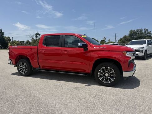 Used 2023 Chevrolet Silverado 1500 LT AWD/4WD image 2