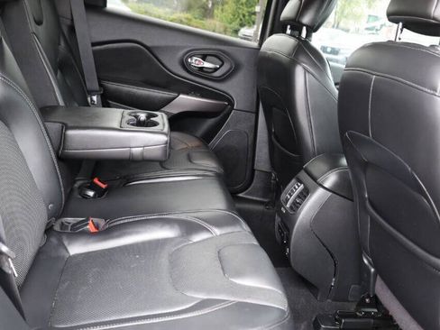 Used 2019 Jeep Cherokee Limited AWD/4WD image 16