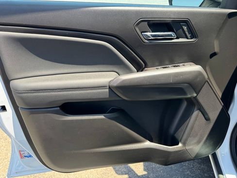 New 2025 Chevrolet Colorado LT w/ LT Convenience Package RWD image 18