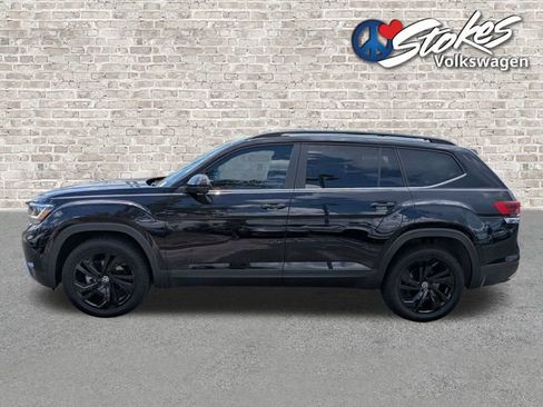 Certified 2023 Volkswagen Atlas SE w/ Black Wheel Package FWD image 7