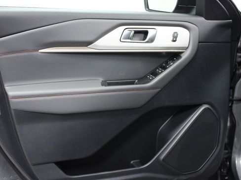 New 2026 Ford Explorer Active w/ Active Comfort Package image 11