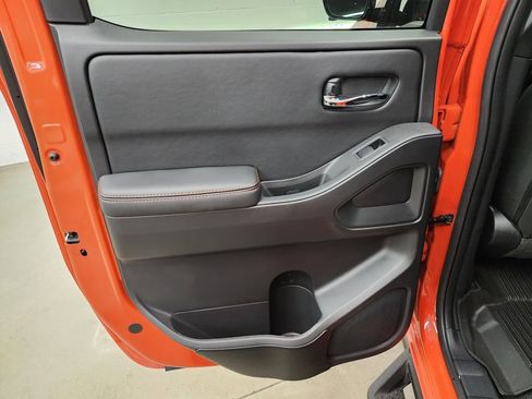 Used 2025 Nissan Frontier PRO-4X w/ Pro Convenience Package image 22