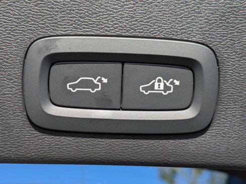 New 2026 Volvo XC40 B5 Ultra w/ Protection Package Premier image 15