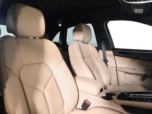 Certified 2026 Porsche Macan AWD/4WD image 18