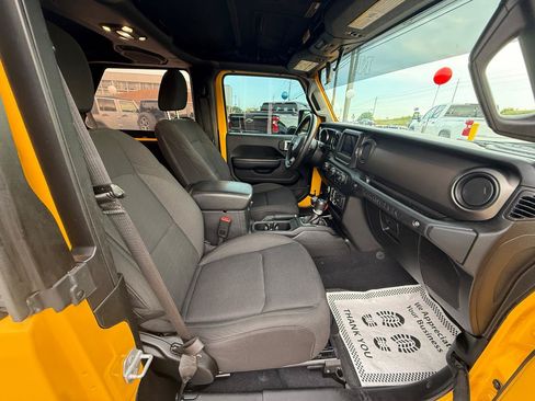 Used 2019 Jeep Wrangler Sport AWD/4WD image 12