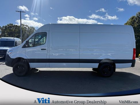 Used 2026 Mercedes-Benz Sprinter 2500 image 5