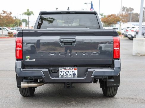 Certified 2025 Toyota Tacoma SR5 AWD/4WD image 22