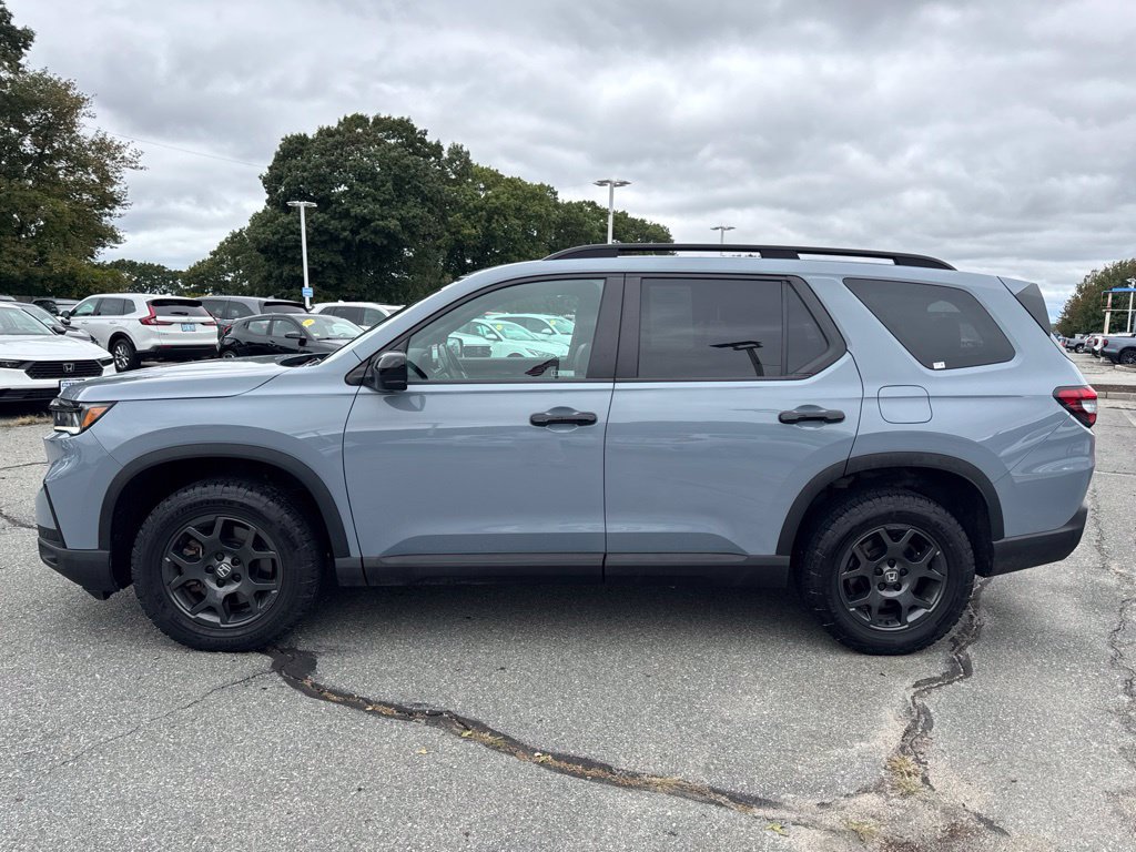 Used 2024 Honda Pilot TrailSport image 2
