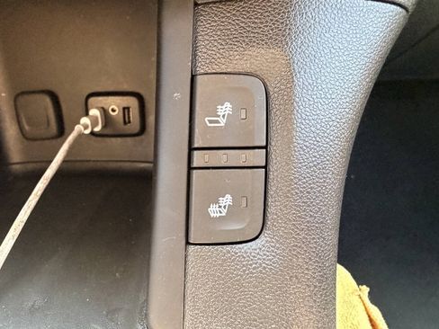 Used 2017 GMC Acadia SLE FWD image 10