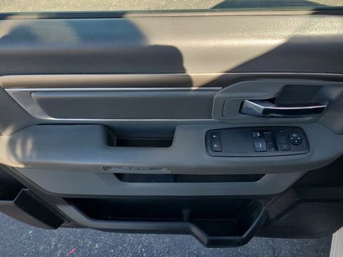 Used 2018 RAM 2500 Tradesman w/ Chrome Appearance Group image 14