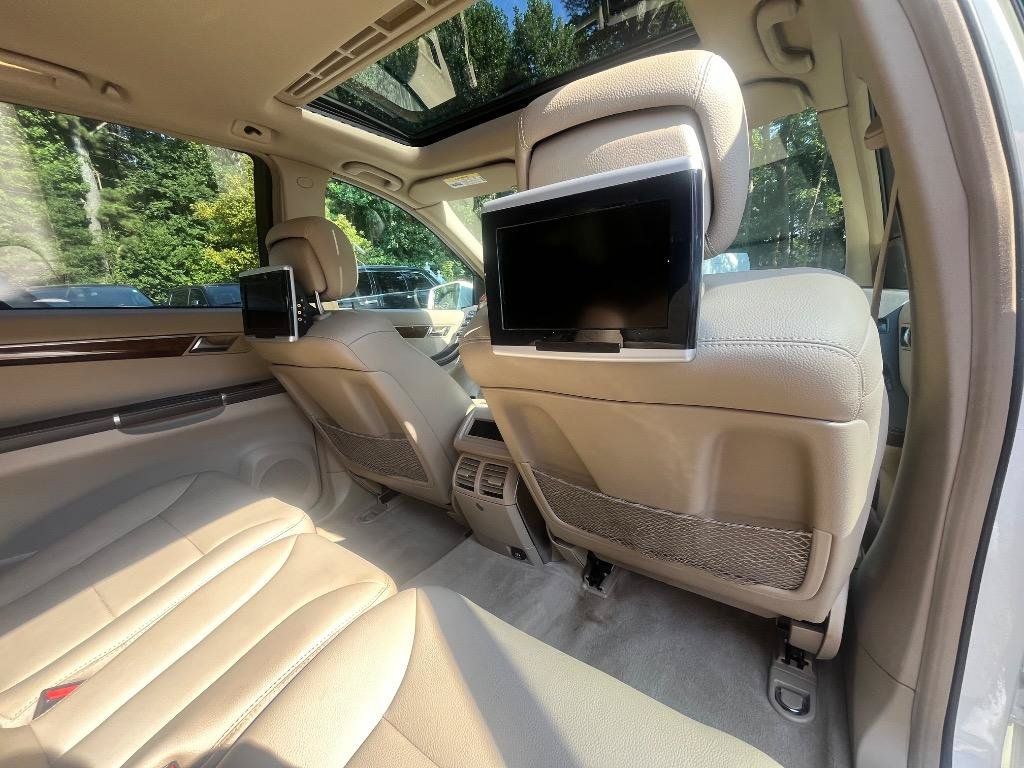 Used 2011 Mercedes-Benz R 350 4MATIC image 38