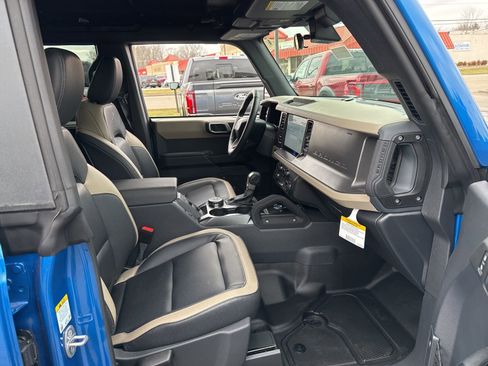 New 2025 Ford Bronco Big Bend w/ Black Diamond Package image 30