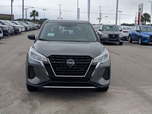 New 2025 Nissan Kicks Play S FWD image 8