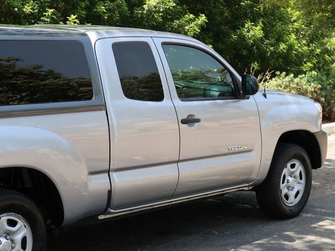 Used 2015 Toyota Tacoma 2WD Access Cab w/ Convenience Package image 11
