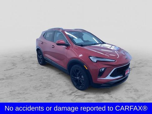 Used 2024 Buick Encore GX Sport Touring image 3