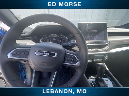 Used 2025 Jeep Compass Trailhawk AWD/4WD image 11