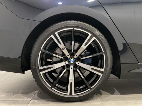 Used 2026 BMW 540i xDrive w/ Executive Package AWD/4WD image 9