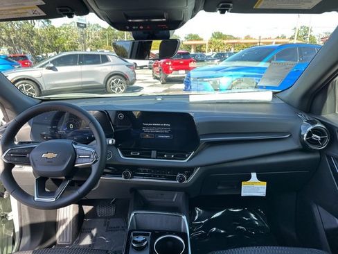 New 2026 Chevrolet Equinox LT w/ Safety and Technology Package image 6