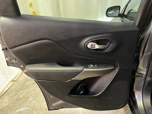 Used 2022 Jeep Cherokee Latitude Lux image 23