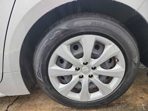 Used 2023 Toyota Corolla LE image 11