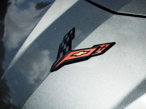 Used 2024 Chevrolet Corvette Stingray Preferred Cpe w/ Z51 Performance Package RWD image 11