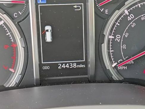 Used 2021 Toyota 4Runner Limited AWD/4WD image 5