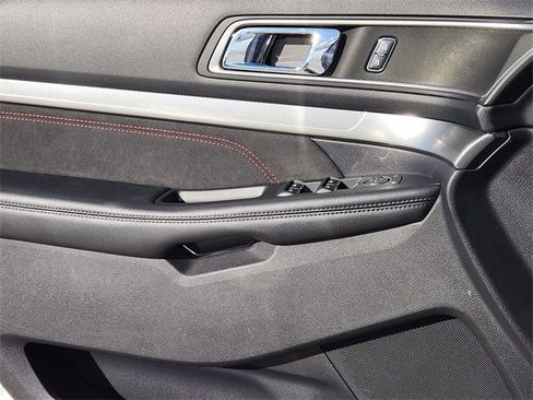 Used 2019 Ford Explorer XLT w/ Equipment Group 202A image 23