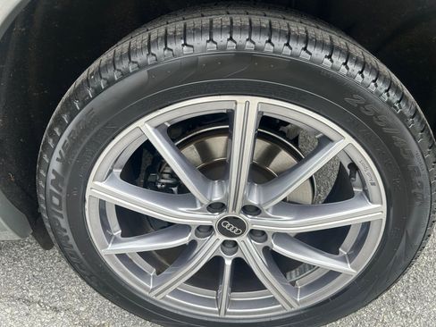 Certified 2023 Audi SQ5 Premium Plus w/ Premium Plus Package AWD/4WD image 22