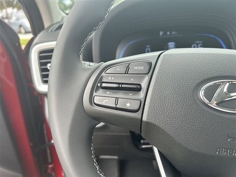 New 2025 Hyundai Venue Limited image 27