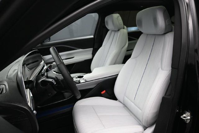 Used 2024 Cadillac Lyriq Sport AWD/4WD image 5