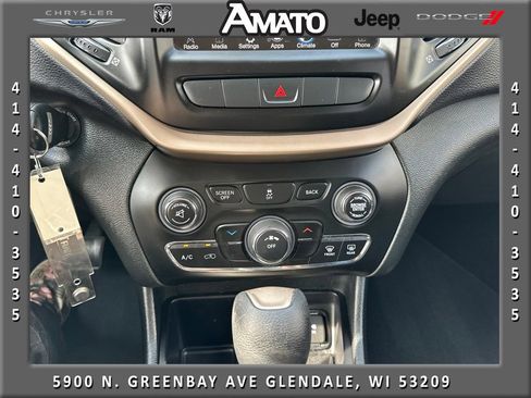 Used 2015 Jeep Cherokee Latitude FWD image 31