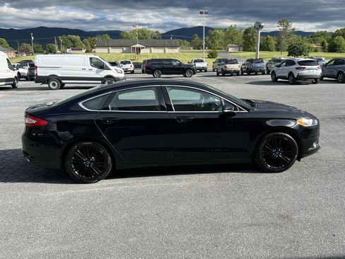 Used 2016 Ford Fusion SE w/ Equipment Group 202A FWD image 5