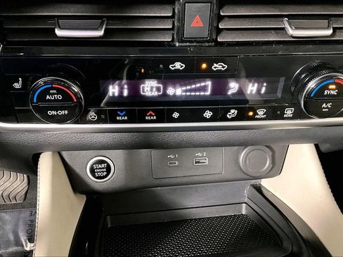 Used 2023 Nissan Rogue SL w/ SL Premium Package image 33