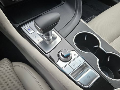 Used 2023 Genesis G70 2.0T RWD image 18