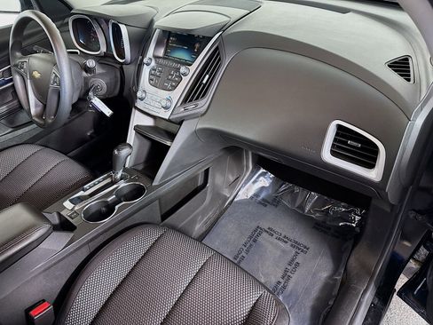 Used 2017 Chevrolet Equinox LS image 29